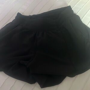 Lululemon Black hottie hot shorts size 4/ length 4inch